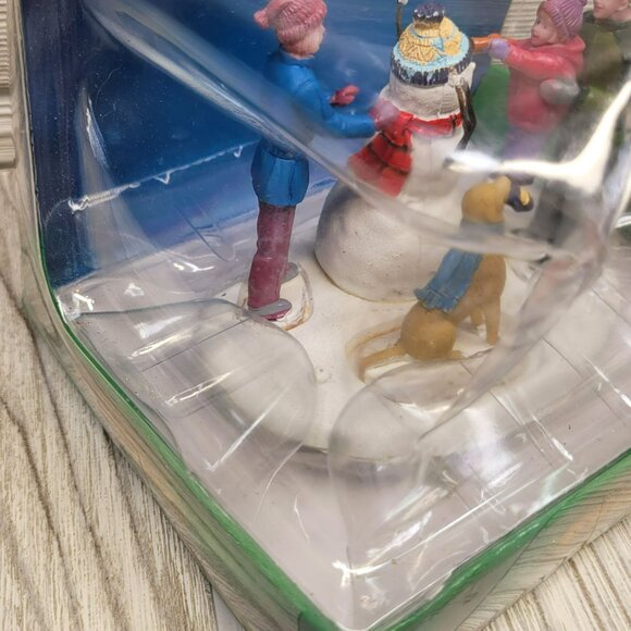 Lemax Her First Snowman 43105 Family Dog Winter Vail Christmas Village Retired - Picture 7 of 7